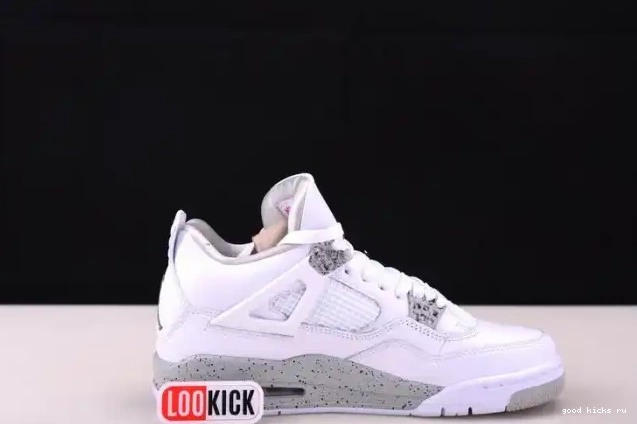 Jordan (2021) CT8527-100 White Oreo Retro 4 0526
